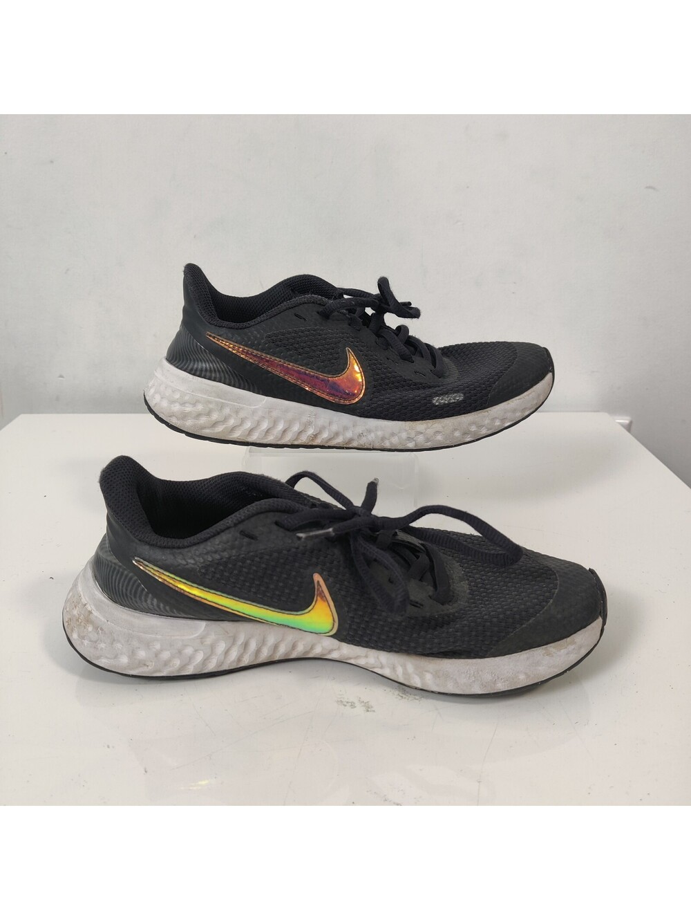 Nike Revolution 5 SE Black Iridescent Metallic Swoosh Running Shoes Size 3.5 Y